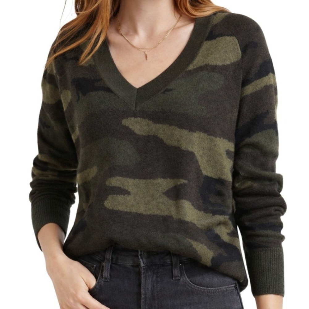 John + Jenn NWOT Womens Camo V-Neck Raglan Sleeve Wool Knit Sweater Green Size M